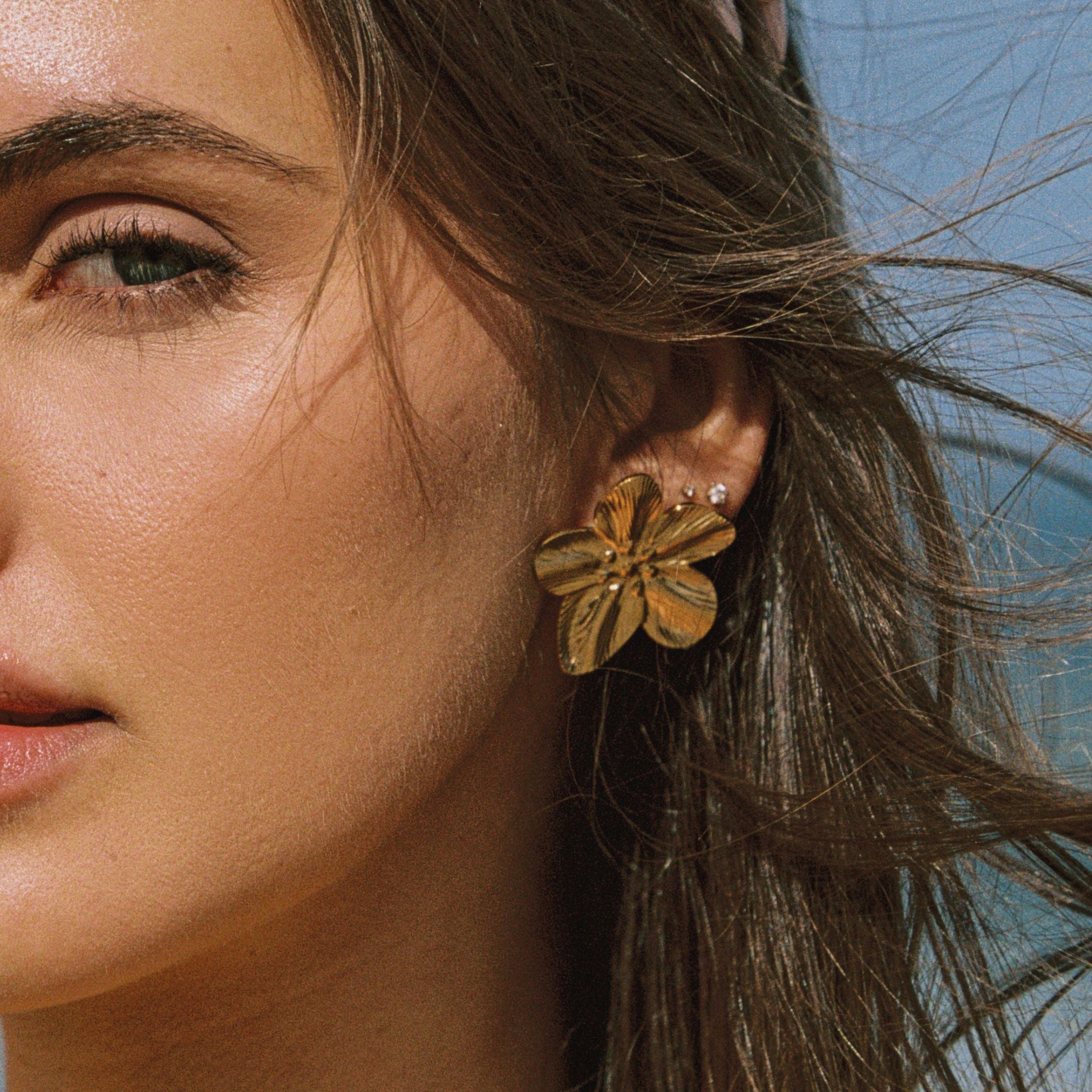 Gold flower Earrings