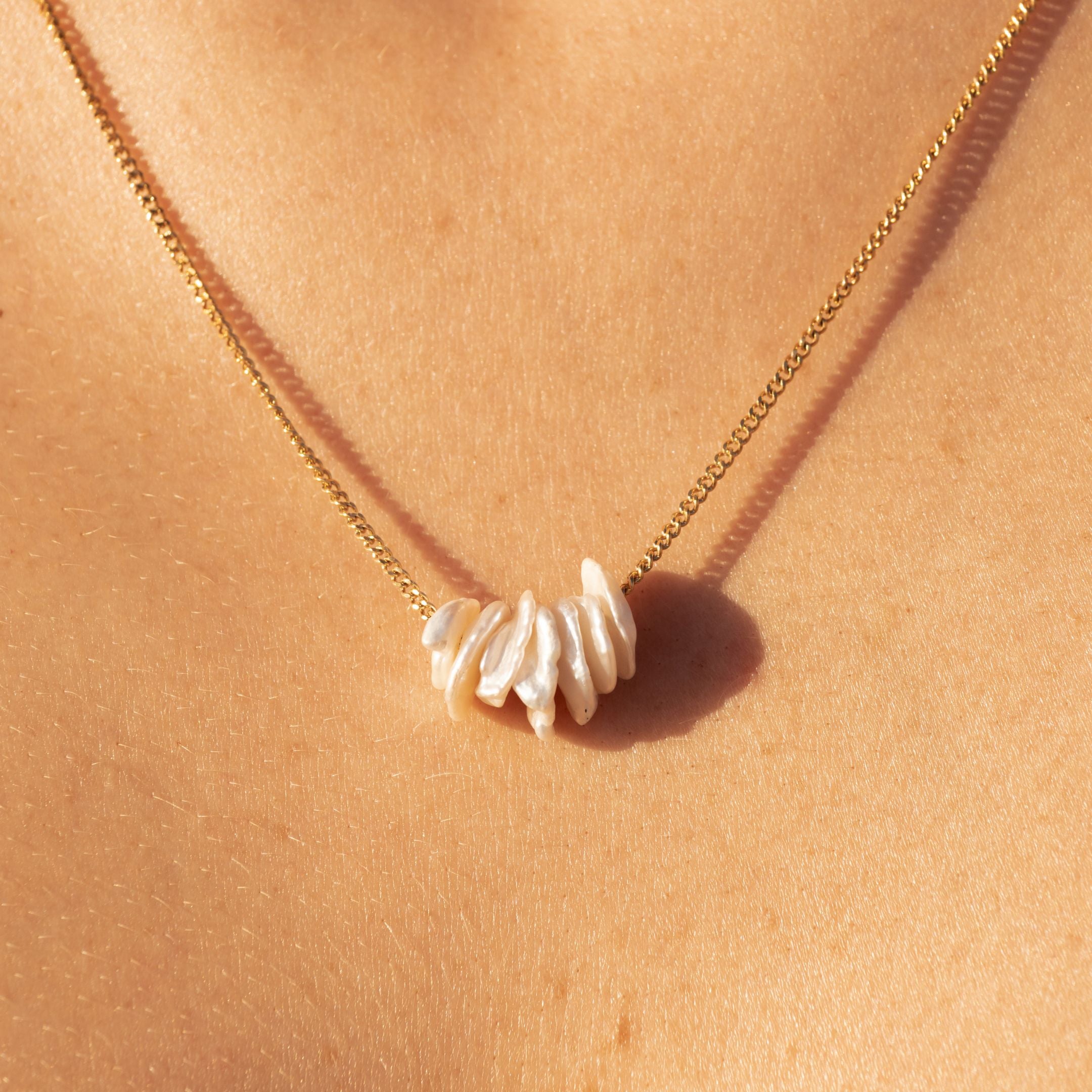 Irregular Pearl Pendant Necklace