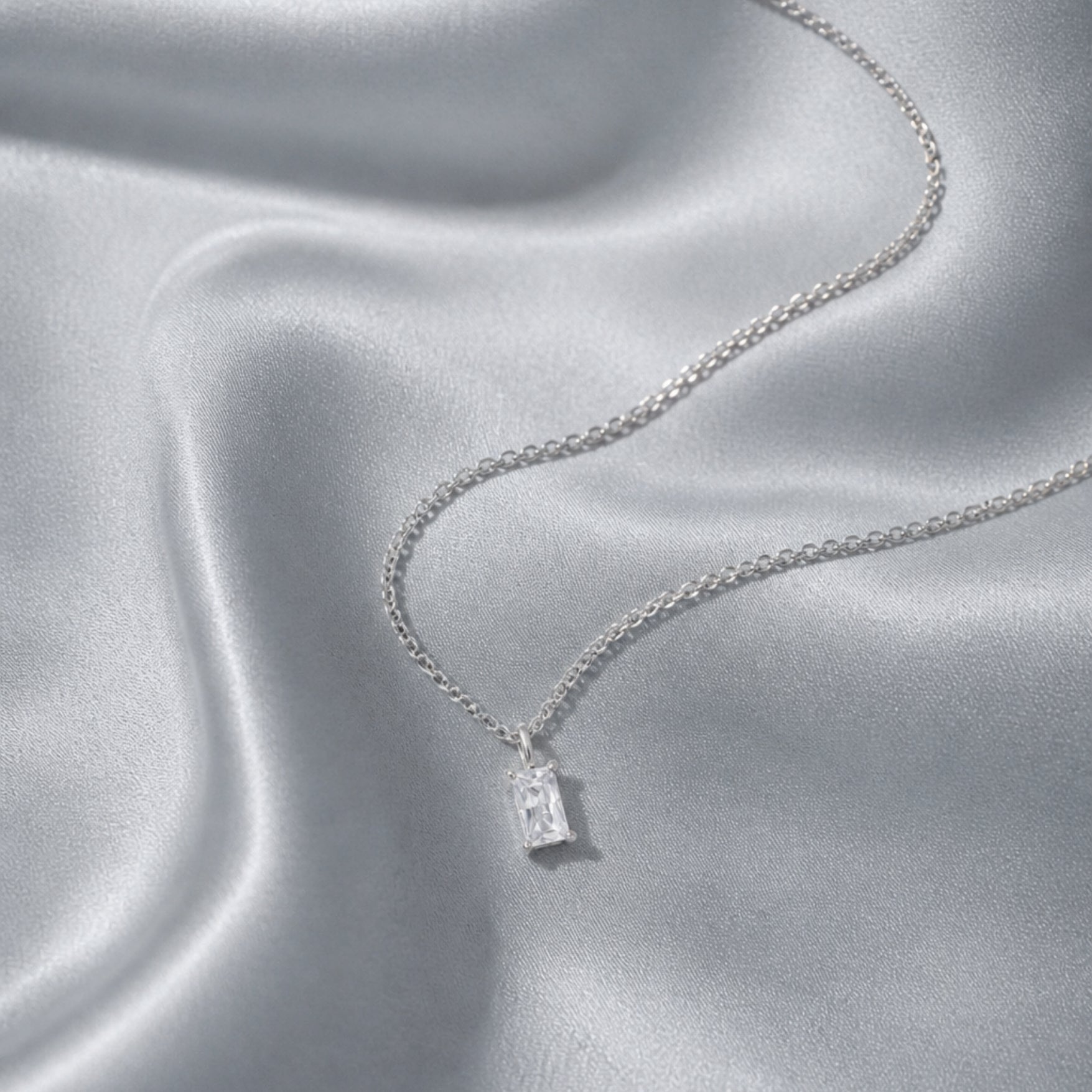 Silver Glow Necklace