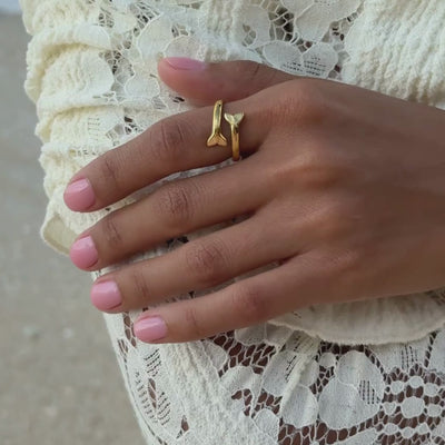 Whale Tail Ring
